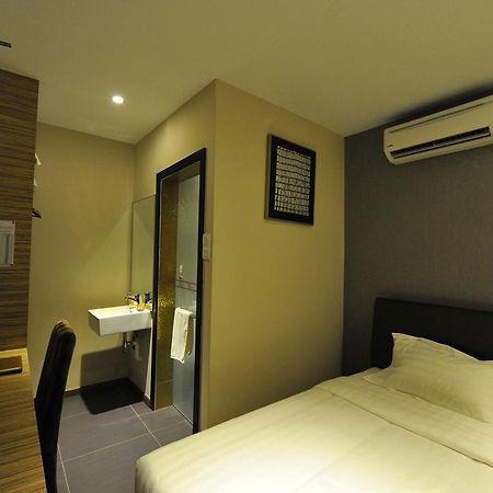 Milano Hotel Keluang Kültér fotó