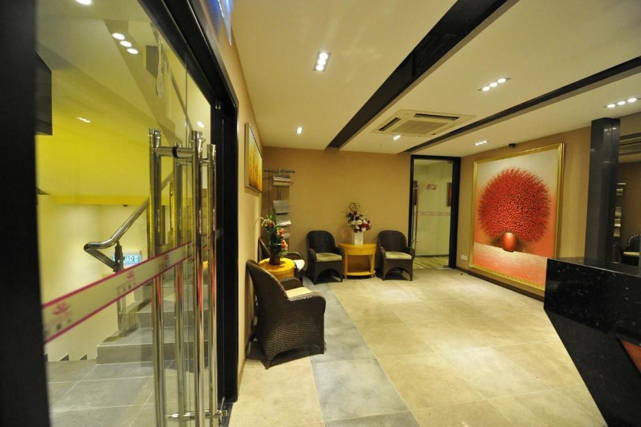 Milano Hotel Keluang Kültér fotó