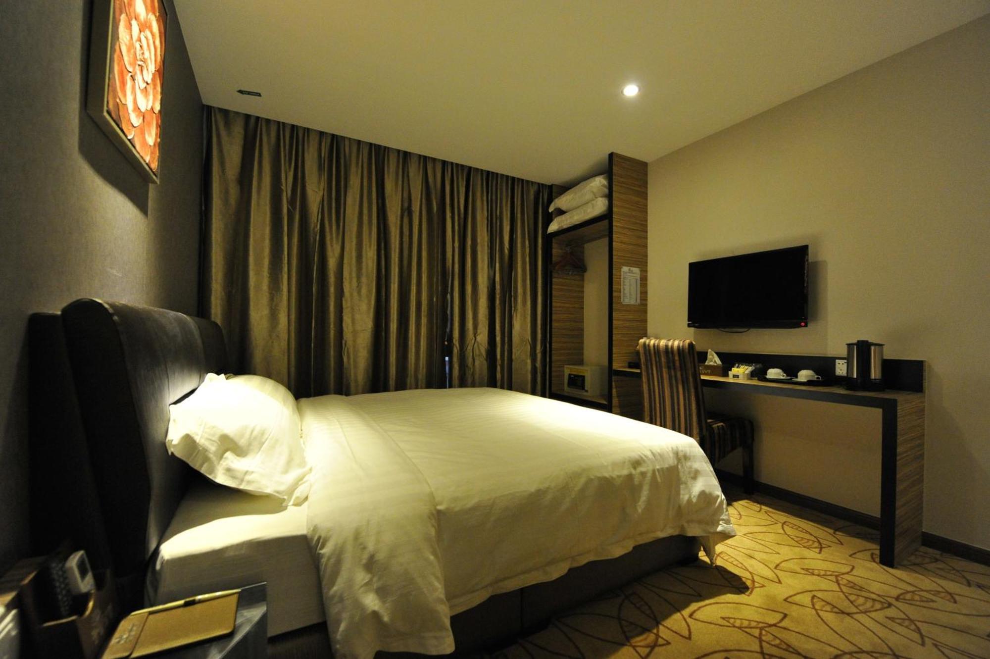 Milano Hotel Keluang Kültér fotó