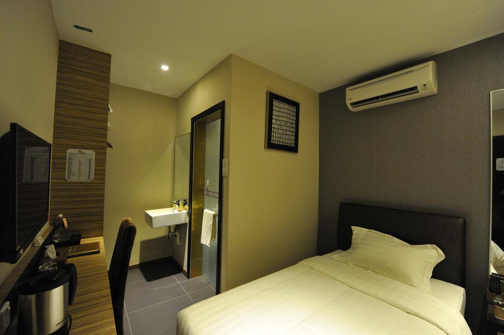 Milano Hotel Keluang Kültér fotó